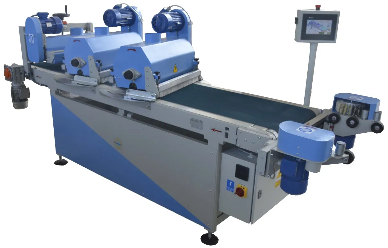 Lijadora con cubierta protectora y panel de control